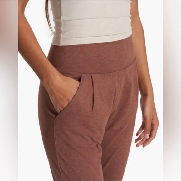 VUORI Lux At Ease Harem Pant Size XS Heathered Brown Tapered Casual Lounge Basic - Picture 4 of 13